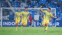 Bek Arema FC Beberkan Penyebab Timnya Takluk dari Persib Bandung Meski Unggul Jumlah Pemain