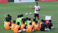 Legenda Persija dan Persib Berkolaborasi Asah 40 Talenta di Bintang Muda Generasi Masa Depan 2025